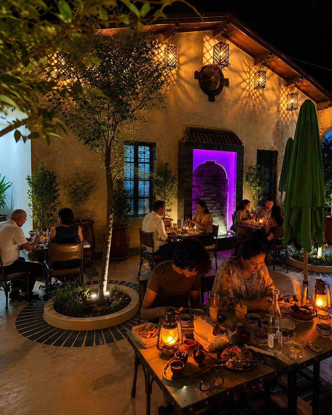 Le Patio, la Nuit